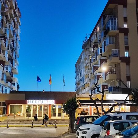 Hercules Paradise 531 Apartamento Con Vistas Al Mar Mediterraneo En Benalmadena A Pasos Del Centro Y Su Vibrante Zona Comercial Disfruta De Una Experiencia Unica En La Costa Del Sol Malaga Andalucia Well-Connected To The Airport מראה חיצוני תמונה